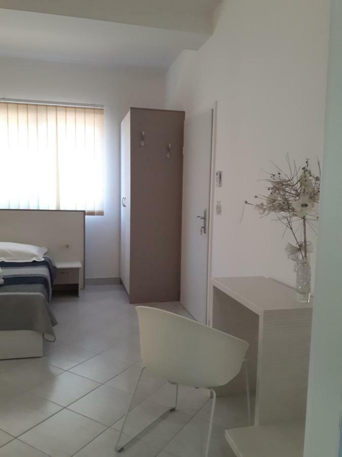 Apartments Nika Trogir Exterior photo