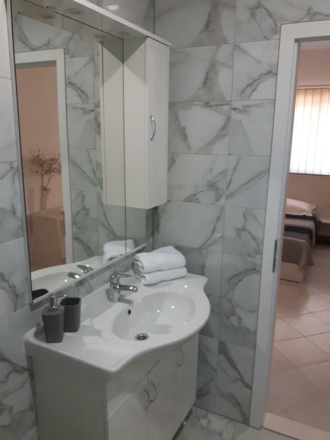 Apartments Nika Trogir Exterior photo